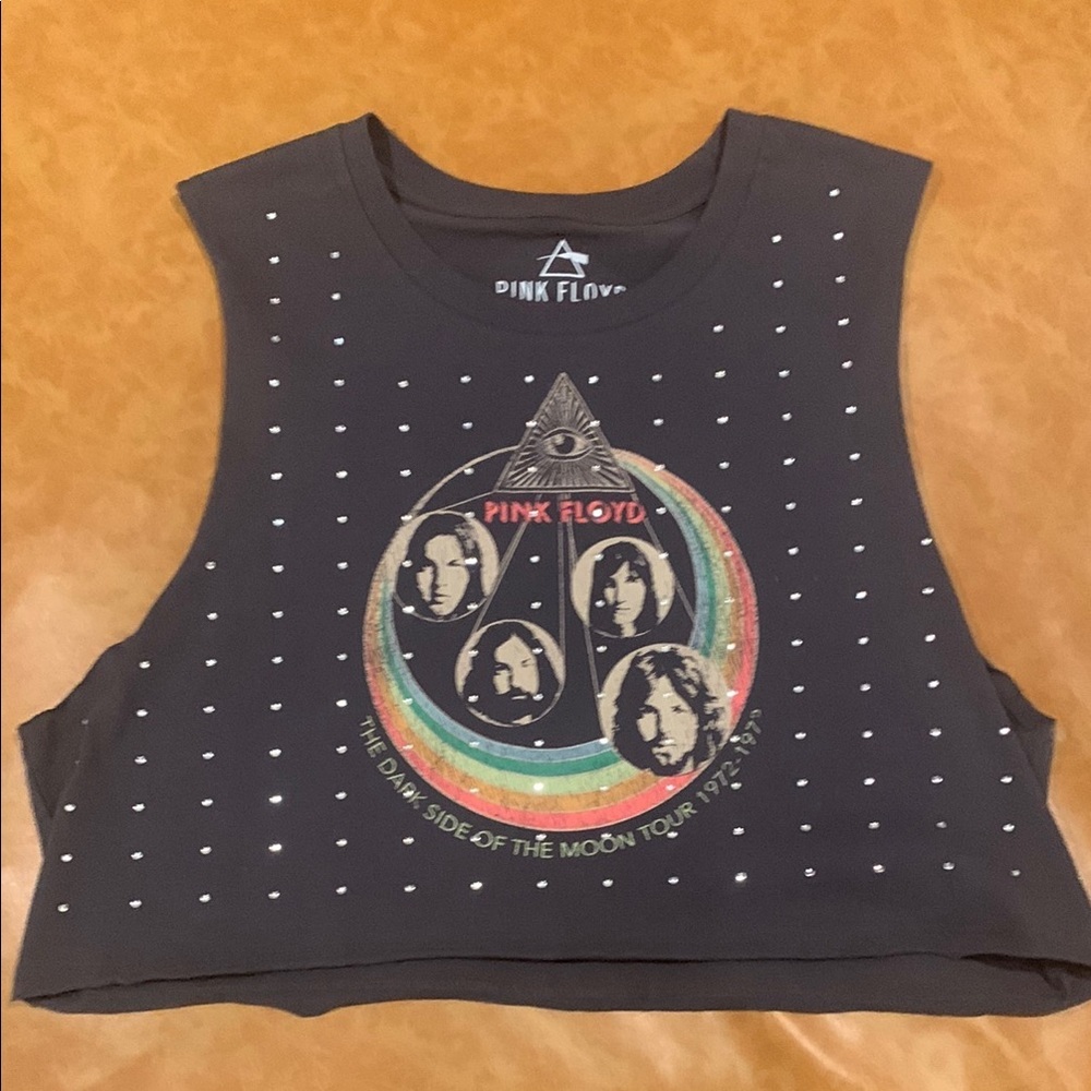 Pink Floyd Black Cropped Graphic Muscle Tee with Rainbow Print